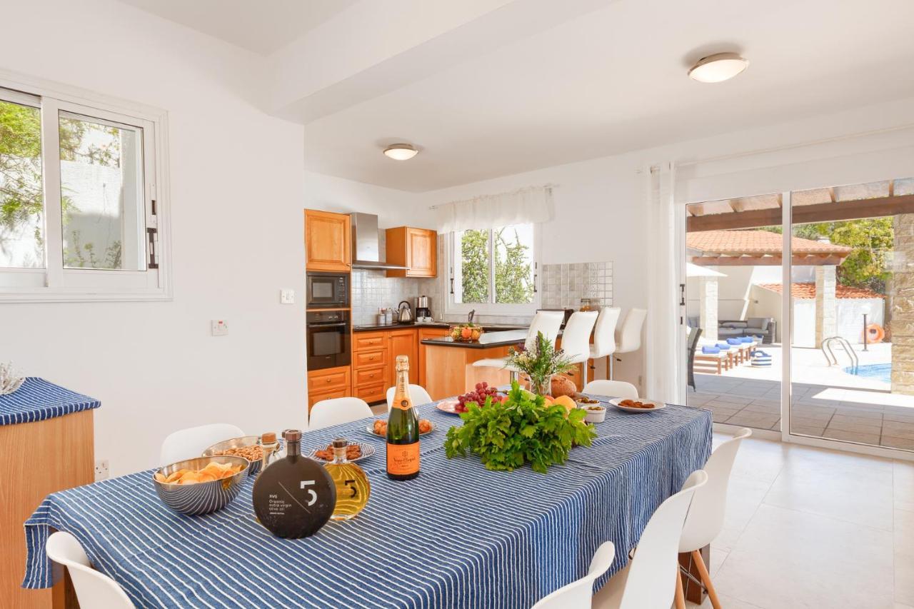 Villa Atlantica Peyia Bagian luar foto